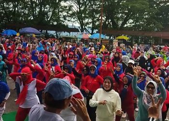 Senam Bersama Emiko, Aksi Spontan Ratusan Emak-emak Teriak Untuk 02