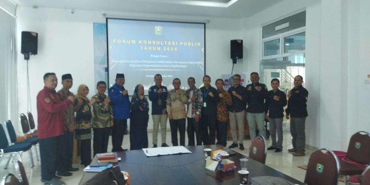 Tingkatkan Kualitas Layanan, Disdukcapil Kab. Solok Gelar Forum Konsultasi Publik