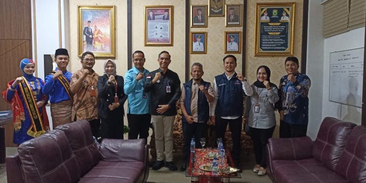 Pemkab Solok Raih Nomor 1 Terbaik Pelayanan Publik di Sumatera dari Ombudsman RI