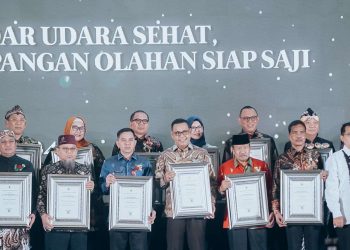 Perdana, Pemkab Solok Terima Penghargaan STBM Dari Kemenkes RI