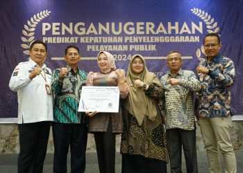 Pemkab Solok Raih Peringkat 1 dalam Penganugerahan Predikat Kepatuhan Pelayanan Publik di Sumatera Barat dari Ombudsman RI