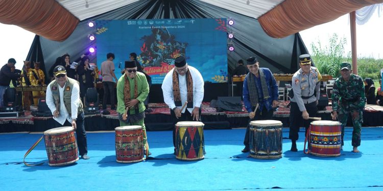 Ditandai Dengan Pemukulan Gendang, Karisma Event Nusantara Festival 5 Danau Kabupaten Solok Secara Resmi Digelar