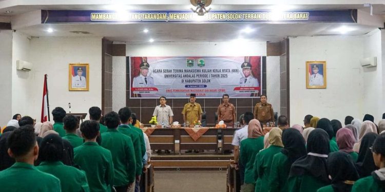 Universitas Andalas Serahkan Mahasiswa KKN Periode I Tahun 2025 kepada Pemerintah Kabupaten Solok