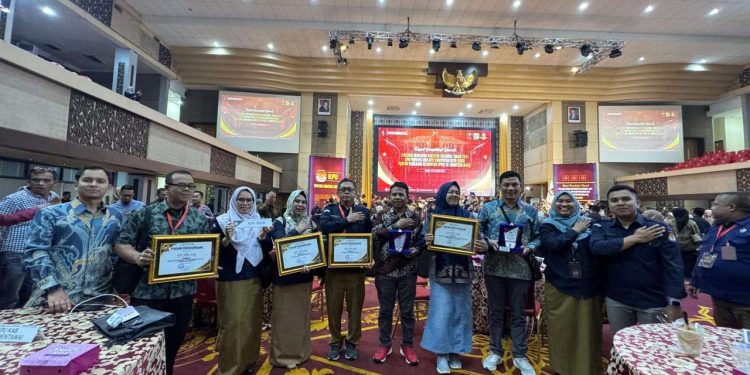 Komisi Pemilihan Umum (KPU) Kota Solok Terima Empat Penghargaan dari KPU Propinsi Sumbar