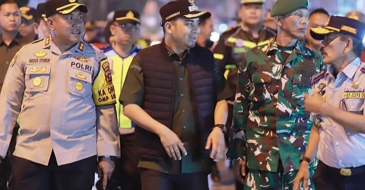 Wakil Walikota Solok Bersama Forkopimda Pantauan Langsung Situasi Keamanan dan Ketertiban Masyarakat di Malam Pergantian Tahun Baru 2025