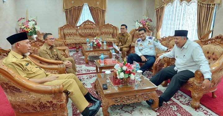Terkait Peresmian Stadion Marahadin dan RSUD Serambi Madinah, Wali Kota Solok Audiensi dengan Gubernur Sumatera Barat