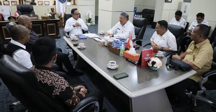 Bahas Berbagai Kegiatan Penyelenggaraan Pemerintahan, Walikota Solok Audiensi dengan Wakil Menteri Dalam Negeri RI