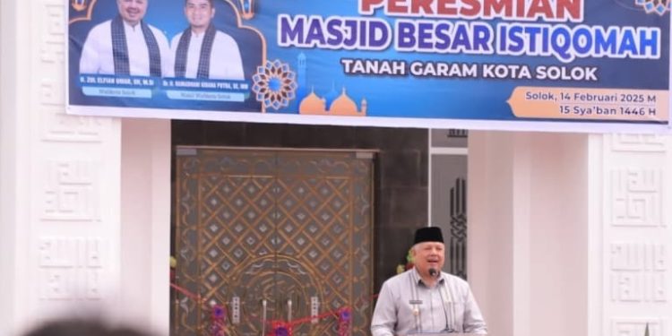 Wali Kota Solok, H. Zul Elfian Umar Resmikan Masjid Besar Istiqomah Tanah Garam