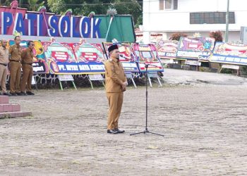 Wabup Candra Pimpin Apel Gabungan Perdana di Lingkungan Pemkab Solok