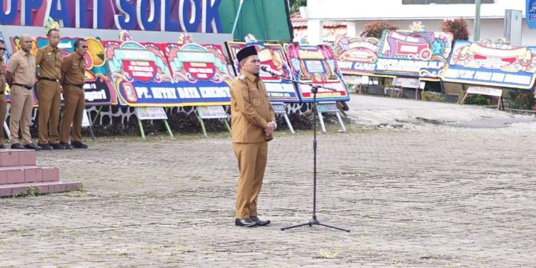 Wabup Candra Pimpin Apel Gabungan Perdana di Lingkungan Pemkab Solok