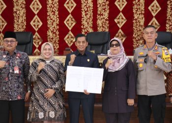 Ketua DPRD Kota Payakumbuh Pimpin Rapat Paripurna Pengumuman Pasangan Wali Kota dan Wakil Wali Kota Terpilih Hasil Pilkada 2024