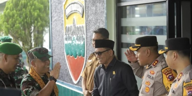 Kunjungan Danrem 032 Wirabraja Ikut Disambut Ketua DPRD Kota Solok, Fauzi Rusli