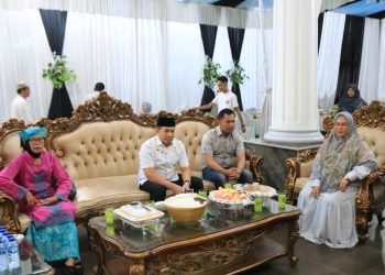 Gelar Buka Bersama, Mira Harmadia.S.S Berharap Masyarakat Kota Solok Selalu Kompak Untuk Pembangunan
