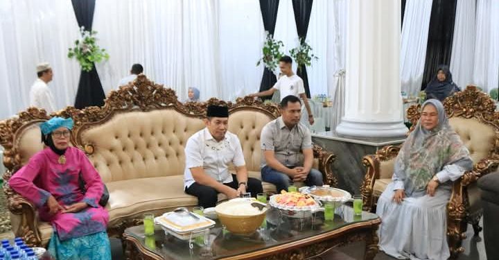 Gelar Buka Bersama, Mira Harmadia.S.S Berharap Masyarakat Kota Solok Selalu Kompak Untuk Pembangunan