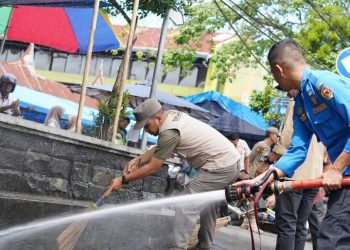 Tindak Lanjut FGD Dengan OPD, Wako Ramadhani Sidak Pasar Solok Jelang Lebaran