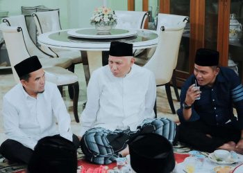 Safari Ramadhan Perdana, Bupati dan Wakil Bupati Solok Sambut Kedatangan Gubernur Sumbar ke Masjid Al Ihsan Nagari Salayo Tanang