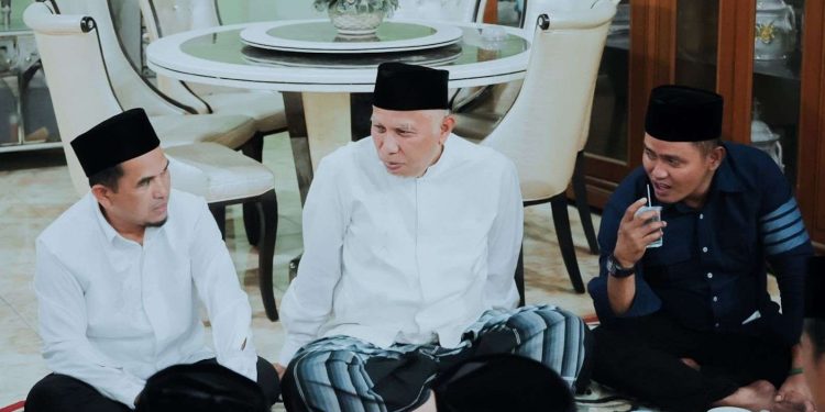 Safari Ramadhan Perdana, Bupati dan Wakil Bupati Solok Sambut Kedatangan Gubernur Sumbar ke Masjid Al Ihsan Nagari Salayo Tanang