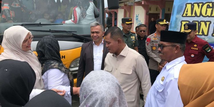Bupati Solok Launching TPID Angkutan Barang Gratis dan Bus Sekolah Gratis