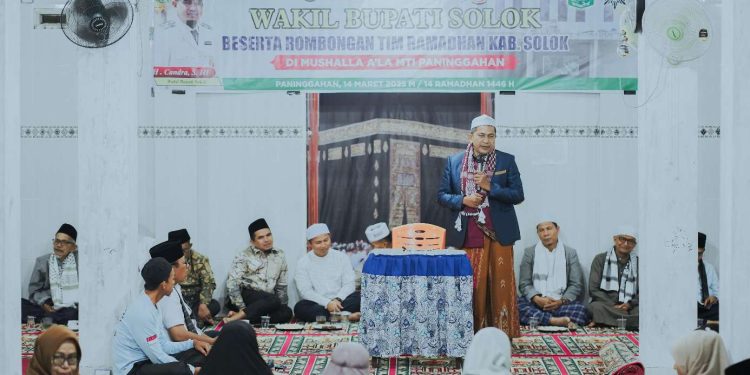Dalam Rangka Safari Ramadhan ke VII, Wabup Solok Kunjungi Musholla A’la MTI Nagari Paninggahan