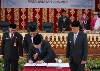 Zulmaeta dan Elzadaswarman Resmi Menjabat Sebagai Walikota dan Wakil Walikota Payakumbuh Periode 2025-2030