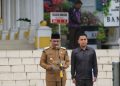 Hari Pertama Masuk Kantor, Bupati Safni Sikumbang Pimpin Apel Gabungan