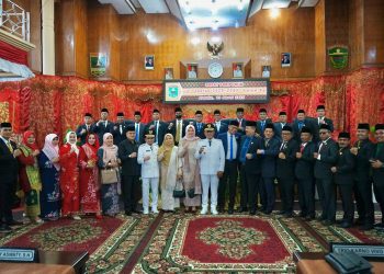 Bupati Solok Hadiri Rapat Paripurna Penyampaian Pidato Perdana Bupati dan Wakil Bupati Solok Periode 2025-2030