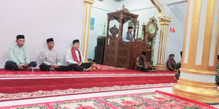 Pimpin Langsung Safari Ramadhan ke Masjid Al Islah Jorong Kapuh, Wali Masri Bakar, SE Ingatkan Peran Ortu Dalam Pergaulan Anak