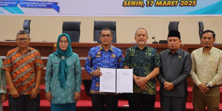Ketua Komisi A, B, dan C DPRD Kota Payakumbuh Menghadiri FGD dan Forum Konsultasi Publik RPJMD Kota Payakumbuh 2025-2029