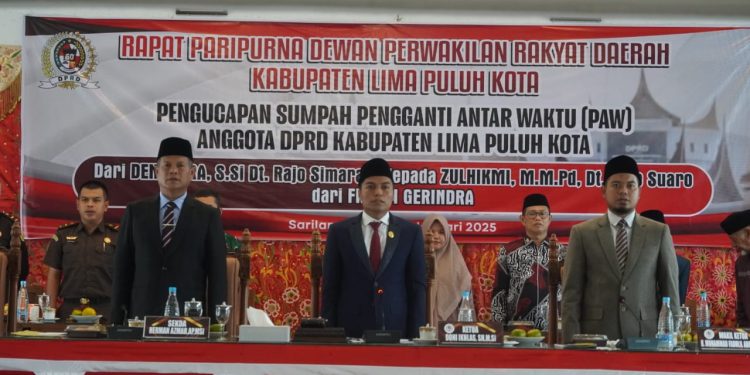 Disaksikan Bupati Lima Puluh Kota, Zulhikmi Dt.Rajo Suaro Resmi PAW Anggota DPRD Lima Puluh Kota