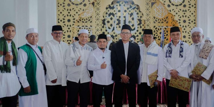 Wabup Candra Hadiri Silaturahmi Ulama Thariqah Se-ASEAN di Pesantren Taruna Rabbani Kasiak Koto Sani