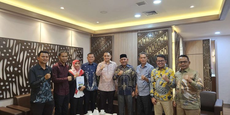 Bahas Kelanjutan Pembangunan RSUD di IKK Sarilamak, Bupati Safni Minta Dukungan Langsung Anggota DPR RI Ade Rezki Pratama