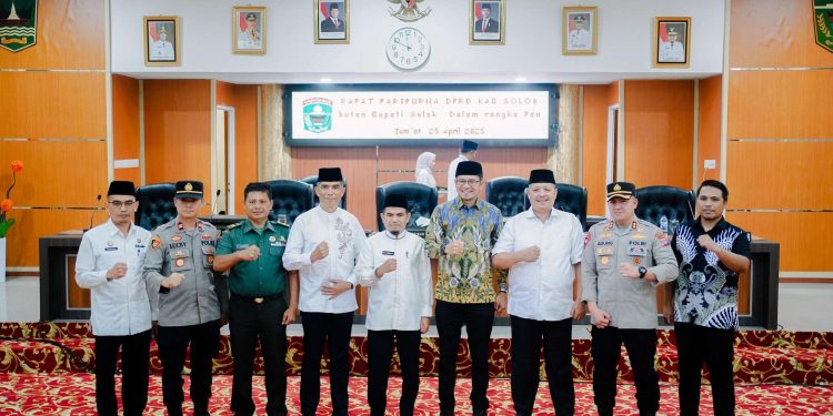 Wabup Solok Hadiri Rapat Paripurna Penyampaian LKPJ Bupati Solok Tahun 2024