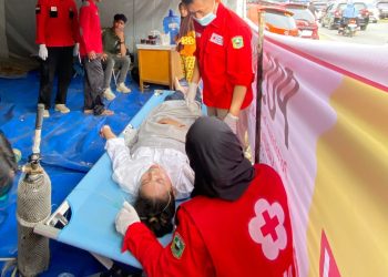 Ikut Sukseskan Lebaran 1446 H, PMI Kab. Solok Aktif Berikan Pertolongan Pertama Pada Wisatawan