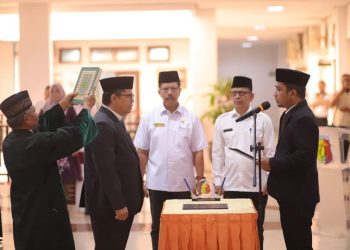 Dilantik Wali Kota Ramadhani, Dr. Desmon Jabat PJ. Sekda Kota Solok