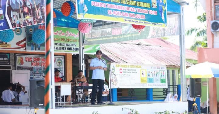 Hadir di Pembukaan Turnamen Futsal Antar SD/MI se-Kota Solok, Fauzi Rusli: Mari Kedepankan  Sportifitas