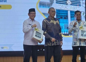 Ketua DPRD Kota Payakumbuh Menyampaikan Apresiasi atas penyerahan LHP Terhadap LKPD Tahun Anggaran 2024