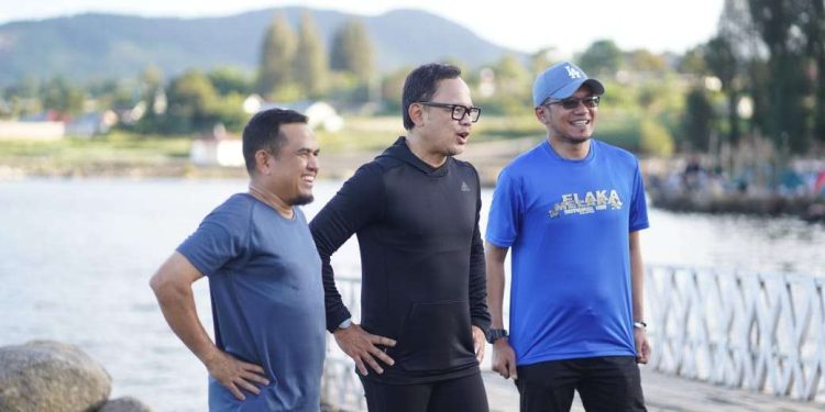 Wakil Menteri Dalam Negeri Kagumi Keindahan Danau Diatas, Dorong Investasi Pariwisata di Kabupaten Solok