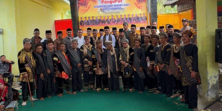 Pengukuhan Pengurus KAN Bukit Kanduang Dihadiri Bupati Solok