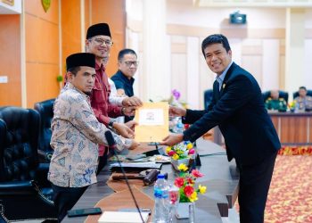 Wabup Solok Hadiri Rapat Paripurna DPRD Kabupaten Solok Terkait Pandangan Umum Fraksi-fraksi atas Nota Penjelasan Pertanggungjawaban APBD Tahun Anggaran 2024