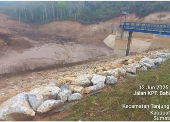 Masih Masa Pemeliharaan, Proyek Embung Batang Bingung 20 Miliar Milik BWS Sumatera V di Kota Solok Bocor Bersumpalkan Karung Bekas