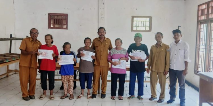 Pemerintah Desa Goiso’oinan Salurkan BLT-DD Kepada 30 KPM