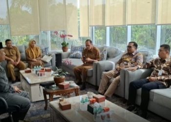 Wawako Marfendi Sambut Kunker Pemko Pekanbaru untuk Pelajari Sistem Tata Kelola Pemerintahan Bukittinggi
