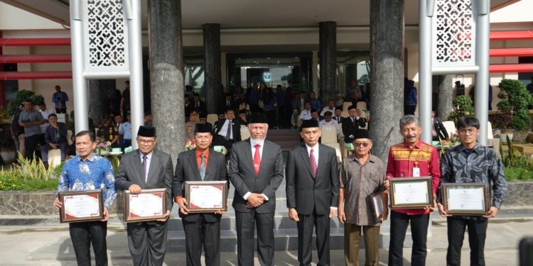 Pemkab Solok Raih Penghargaan di Hari Peringatan Koperasi Nasional 2025