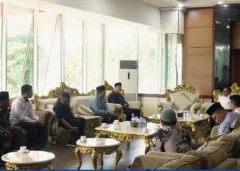 Walikota Bukittinggi, Ramlan Nurmatias Terima Audiensi Niniak Mamak dan Panitia Pembangunan Masjid Tablighiyah Garegeh