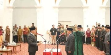 Wako Ramlan Lantik Rismal Hadi Sebagai Sekretaris Daerah Kota Bukittinggi Menggantikan Pjs Al Amin