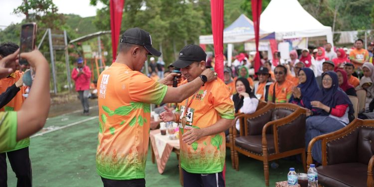 Event “Tea Run & Walk 2025” di Kebun Teh Danau Kembar Berlangsung Meriah