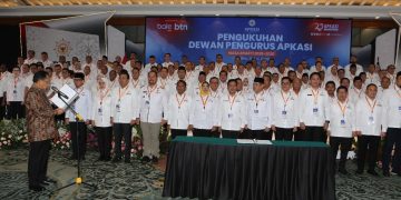 Mendagri Tito Karnavian Lantik Bupati Solok Jon Firman Pandu sebagai Wakil Ketua Umum APKASI