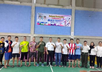 Mewakili Bupati, Lahmuddhin Siregar buka Turnamen Bulutangkis Bupati Cup 2025