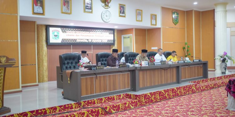 Bupati Solok Hadiri Rapat Paripurna DPRD, Bahas Penetapan RPJMD 2025–2029