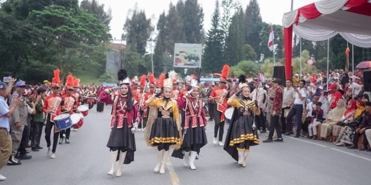 Kabupaten Solok Gelar Pawai Alegoris Peringati HUT RI Ke-80
